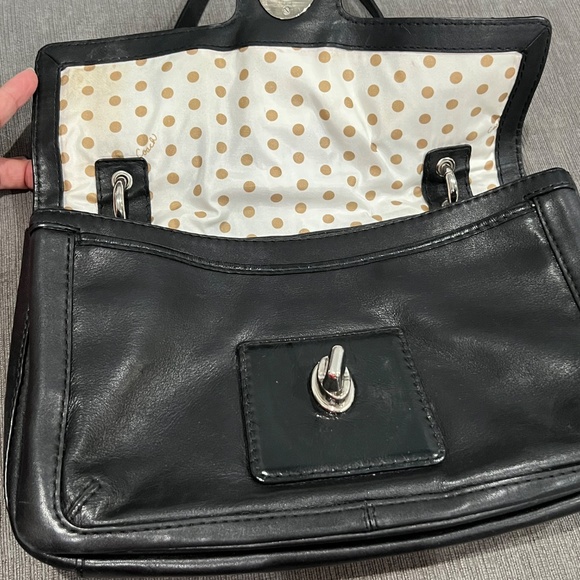 Vintage Coach Black Leather Shoulder Bag - Picture 12 of 13
